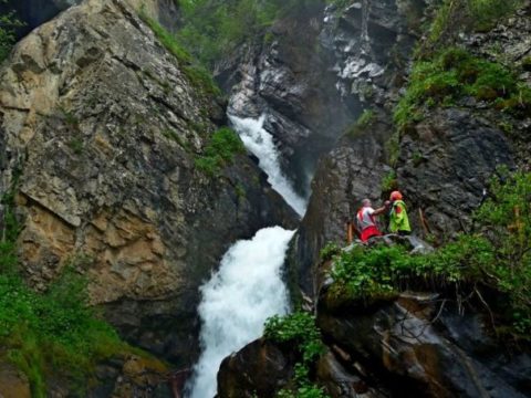 Кайракский водопад, ущелье Тургень и плато Ассы (2 дня)