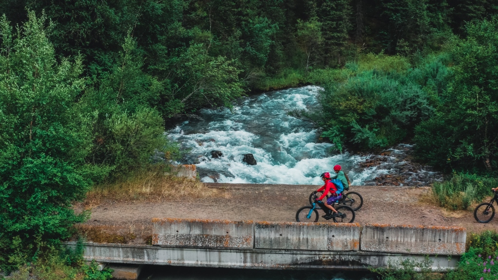 Дорога к Кайракскому водопаду на eBike