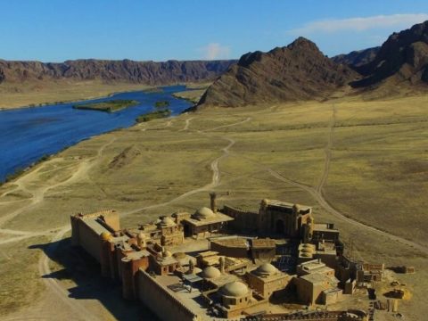 Река Или, крепость "Кочевник" и Тамгалы Тас (2 дня)