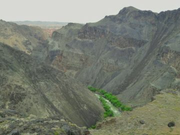 Правый берег Чарынского каньона