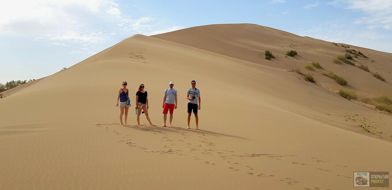 Джип-тур на Поющий бархан в Казахстане
