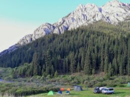 Лагерь в ущелье Комирши