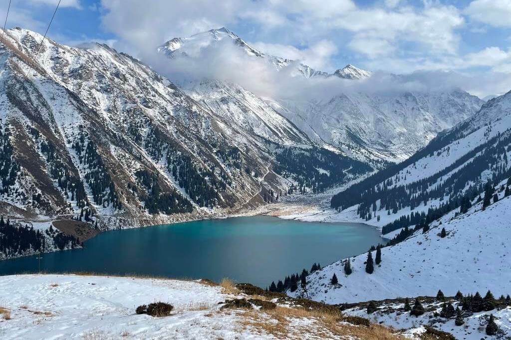 Большое Алматинское озеро в ноябре