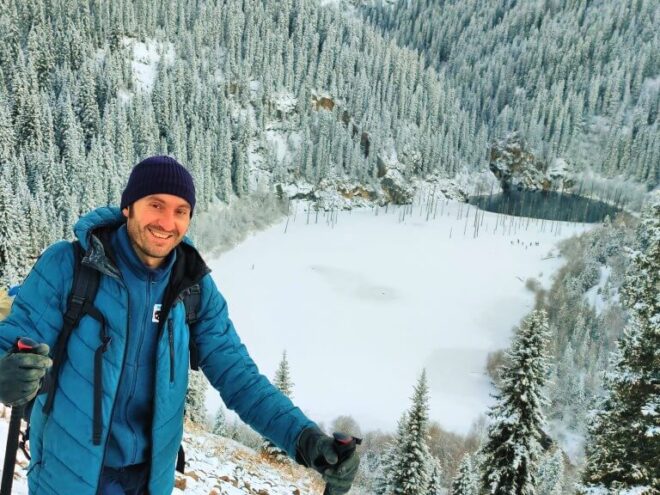 озеро каинды зимой