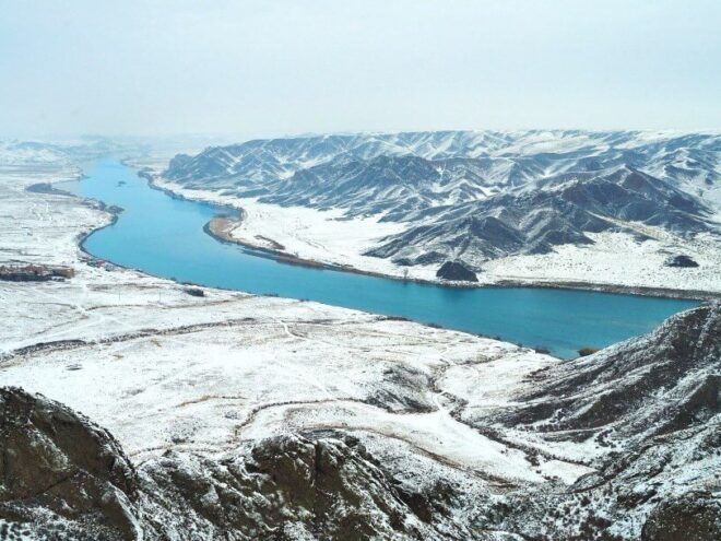 река Или зимой